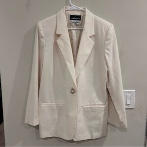 Vintage Sag Harbor single-button wool blend padded shoulders blazer cream. Sz12.
